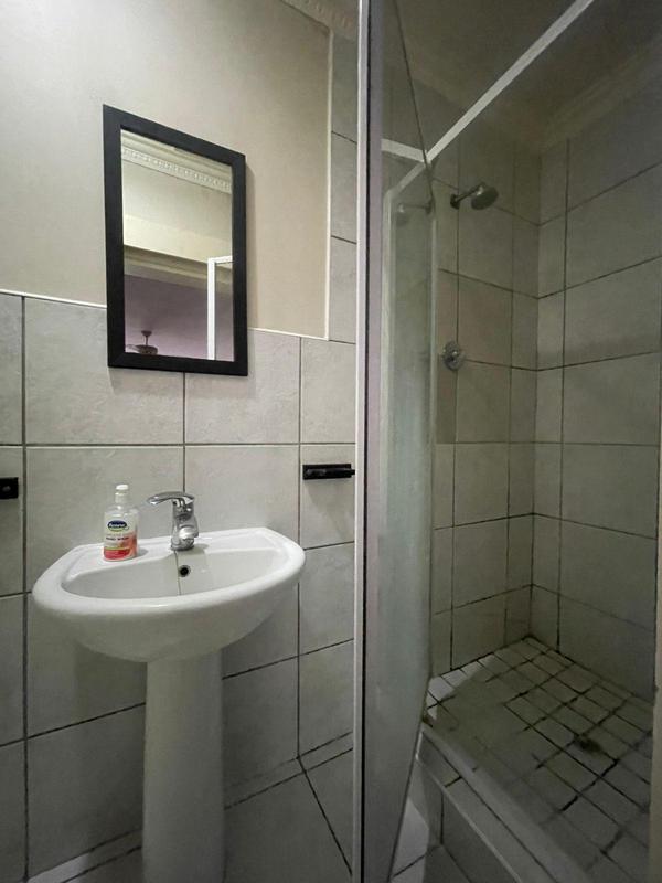 To Let 1 Bedroom Property for Rent in Sunnyside Eastern Cape
